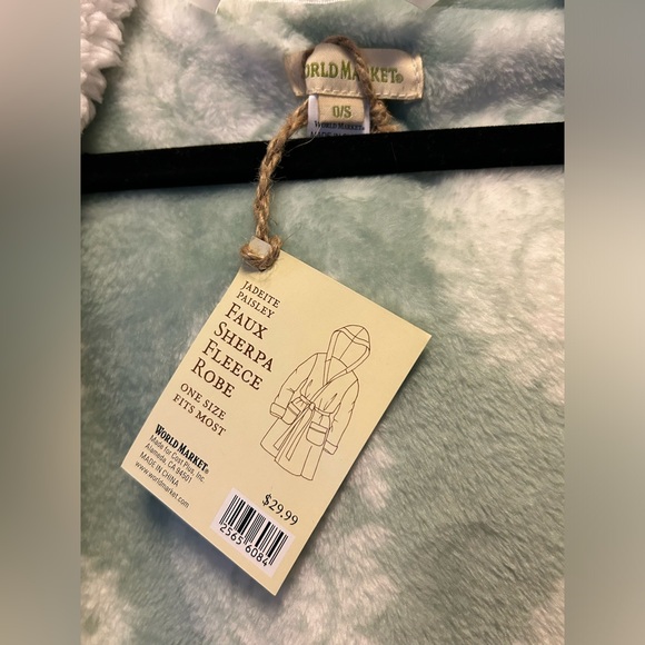 World Market Faux Sherpa Fleece Robe Hood Pockets Plush Cozy Soft Bathrobe - Picture 9 of 9